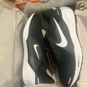 Brand New Never Worn Nike Air Zoom Pegasus 41 Men’s Tennis Shoes Black White